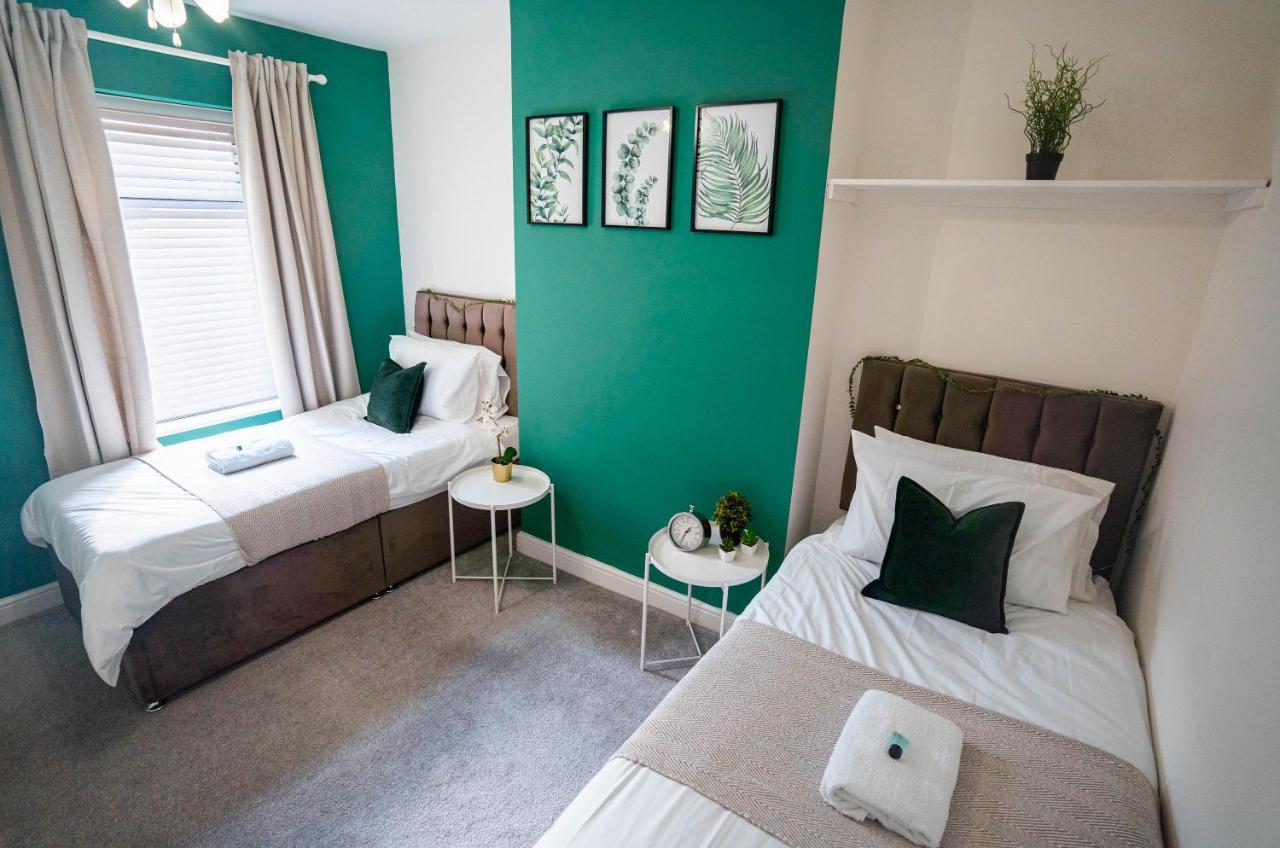 Comfortable House In Nuneaton Sleeps5 Free Parking Good Amenites Exterior photo