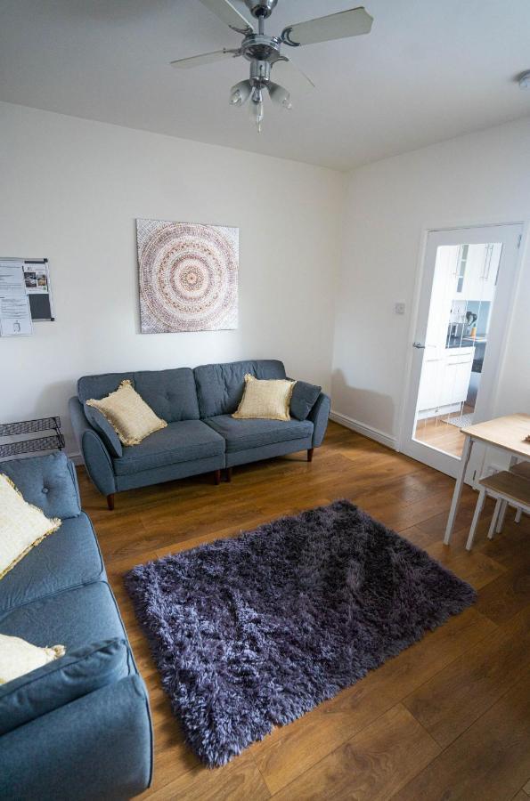 Comfortable House In Nuneaton Sleeps5 Free Parking Good Amenites Exterior photo